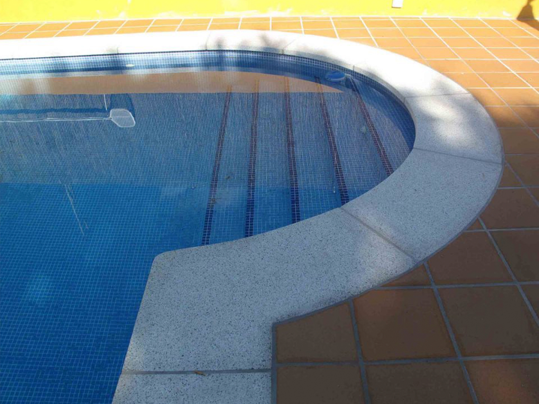 Piscina de piedra natural 2